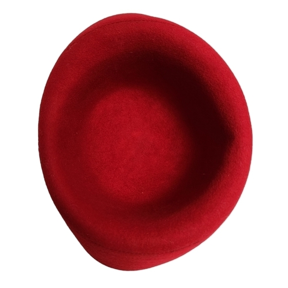 RED HAT WITH OSCAR DE LA RENTA 100% SILK SCARF - Picture 5 of 7